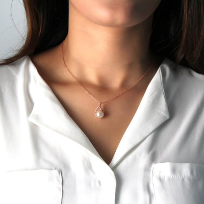 Rose Gold Pearl Bliss Necklace with Link Chain