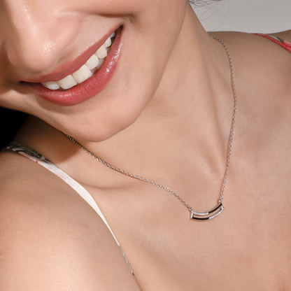 Silver Curved Elegance Pendant with Link chain