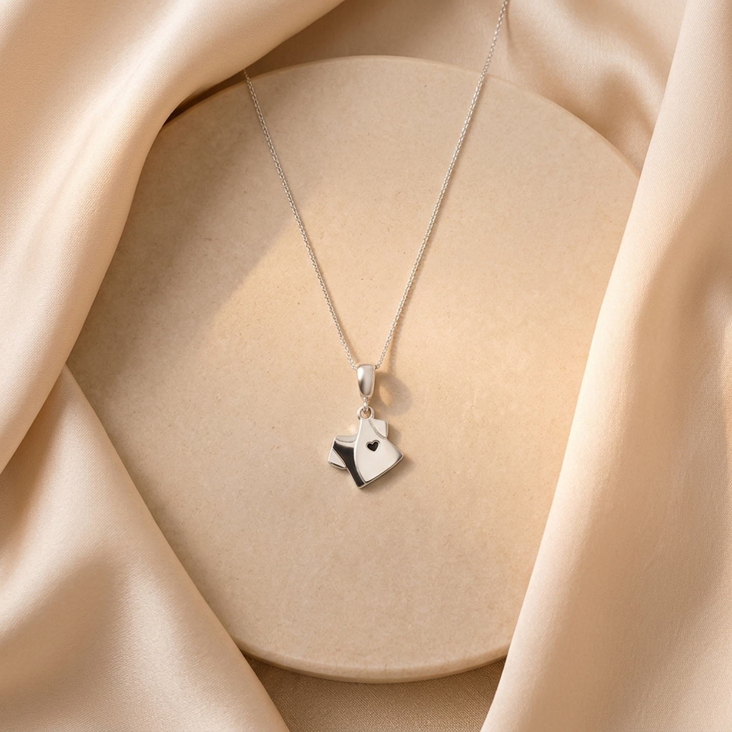 92.5 Silver Black & White Heart T-Shirt Pendant