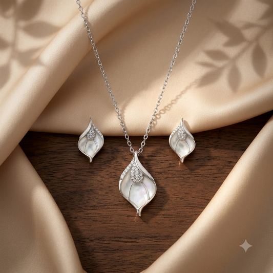 Silver Leaf Teardrop Pendant Set