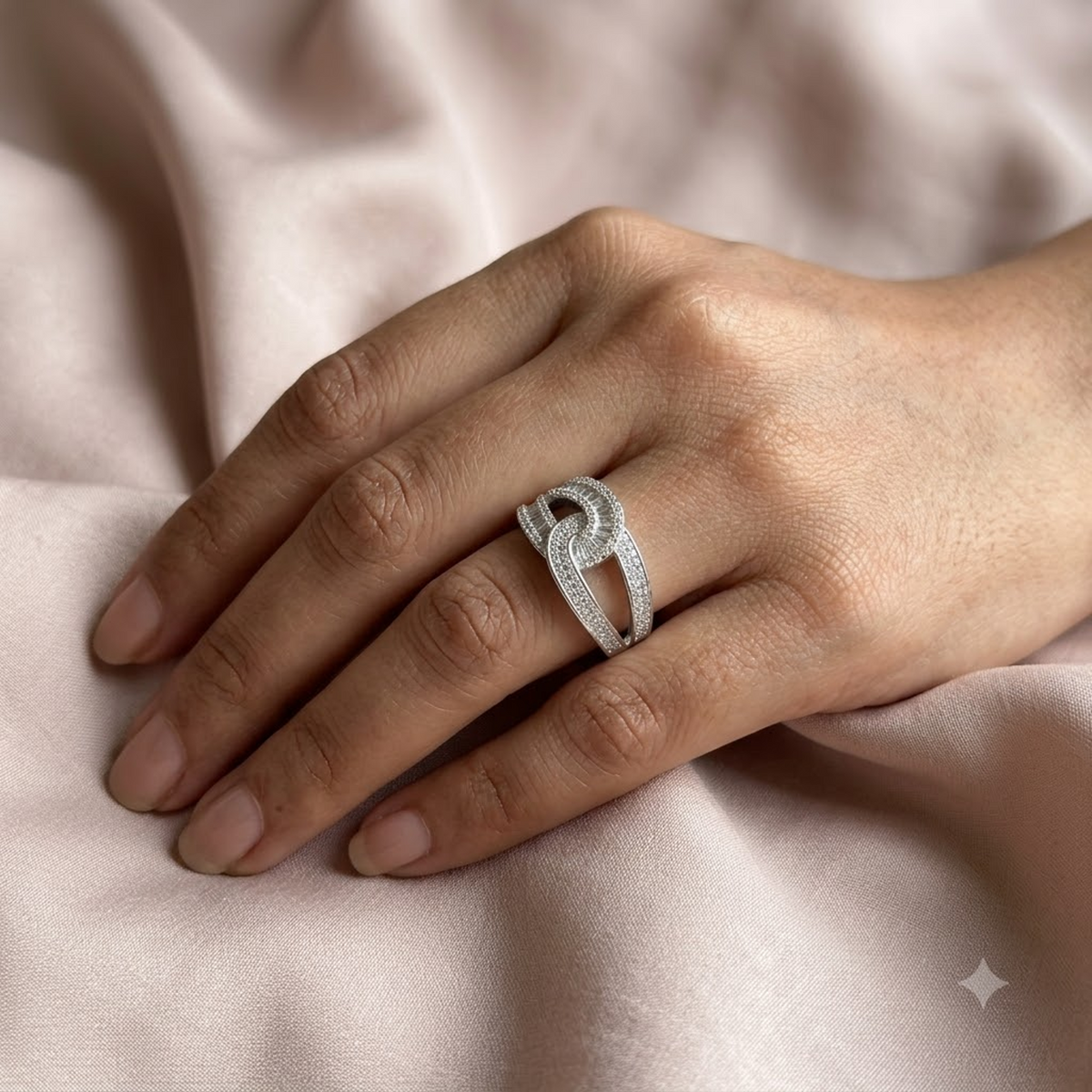 Silver Intertwined Luxe Ring