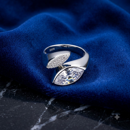 Teardrop Side-Cluster Ring