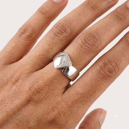 Curved Geometric Shield Ring