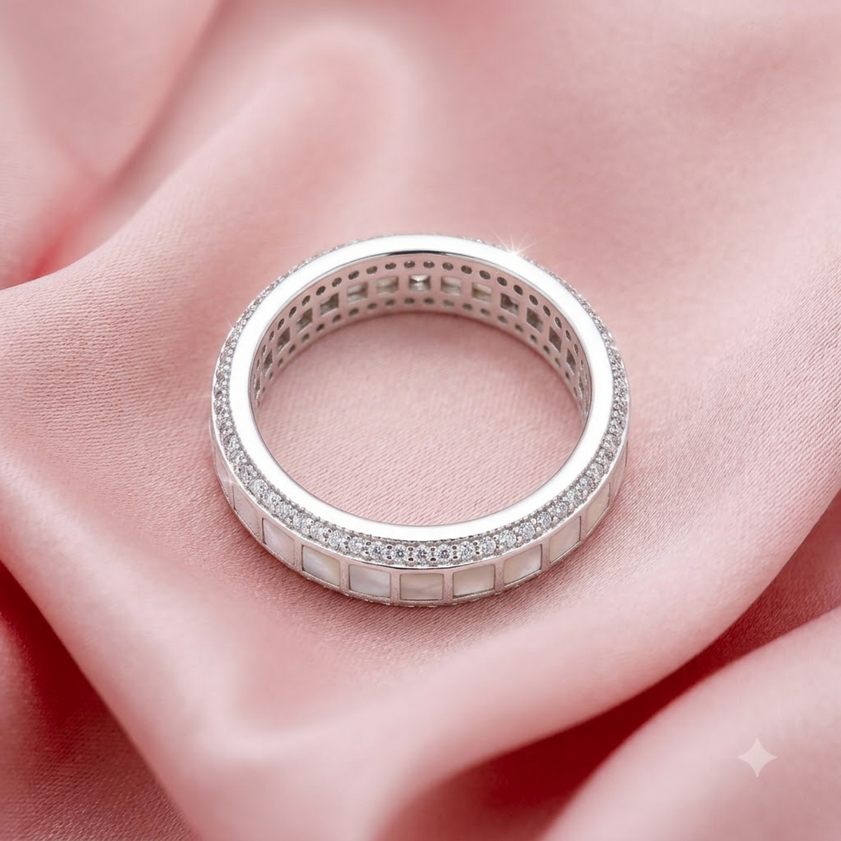 Luxe Mosaic Diamond Band Ring